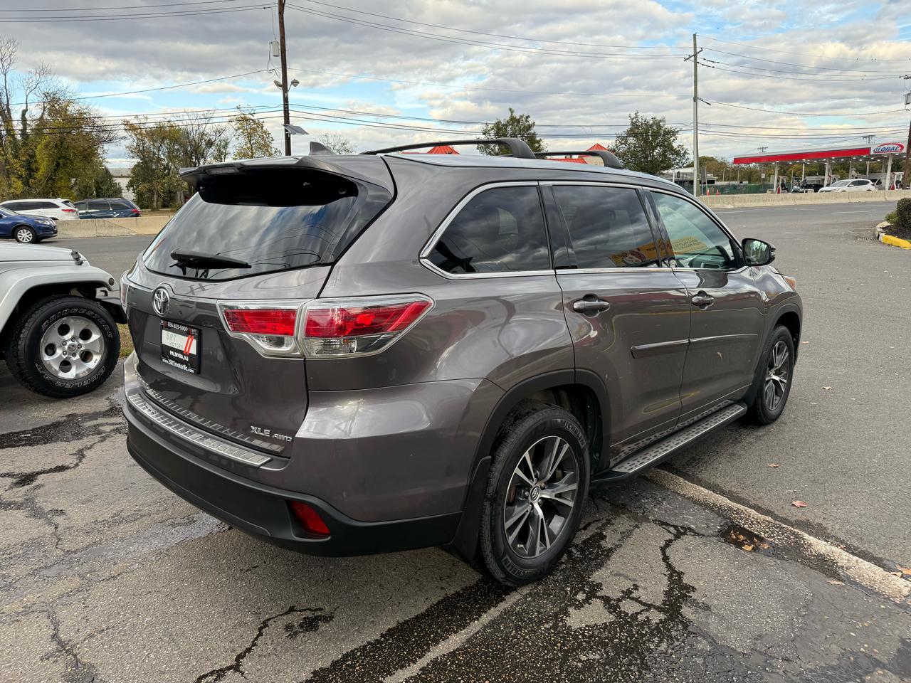 Toyota Highlander XLE AWD V6 2016