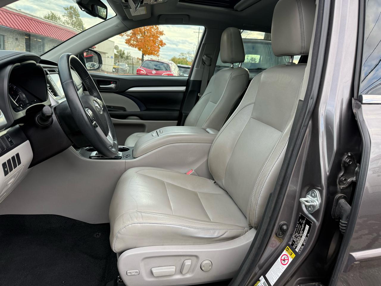 Toyota Highlander XLE AWD V6 2016