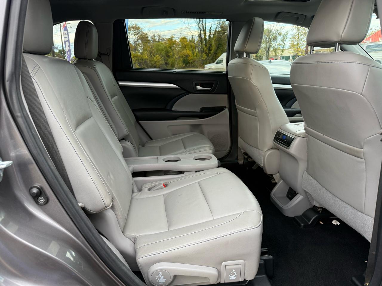 Toyota Highlander XLE AWD V6 2016