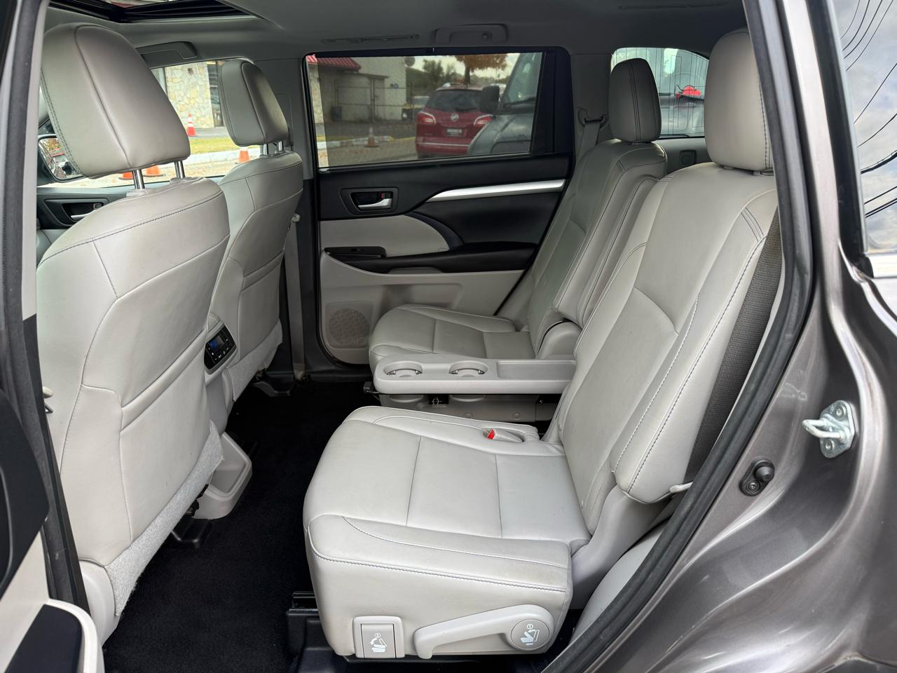 Toyota Highlander XLE AWD V6 2016