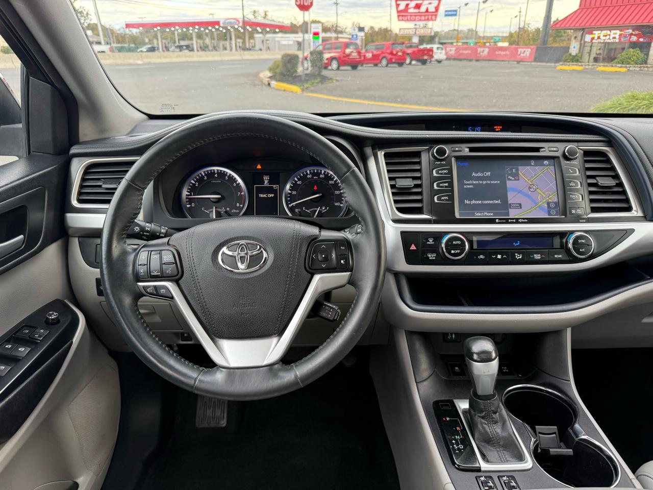 Toyota Highlander XLE AWD V6 2016