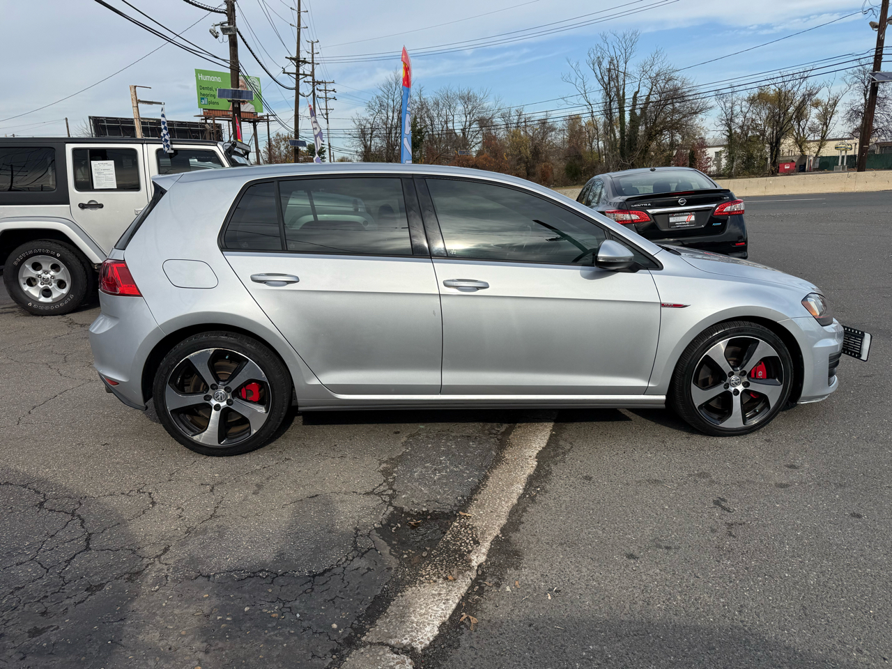 Volkswagen Golf GTI SE 6A 4-Door 2017