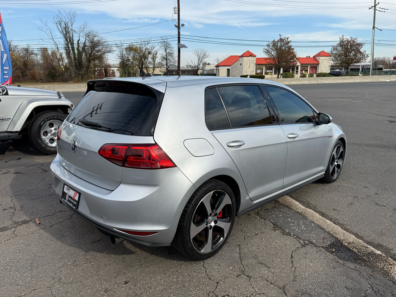 Volkswagen Golf GTI SE 6A 4-Door 2017