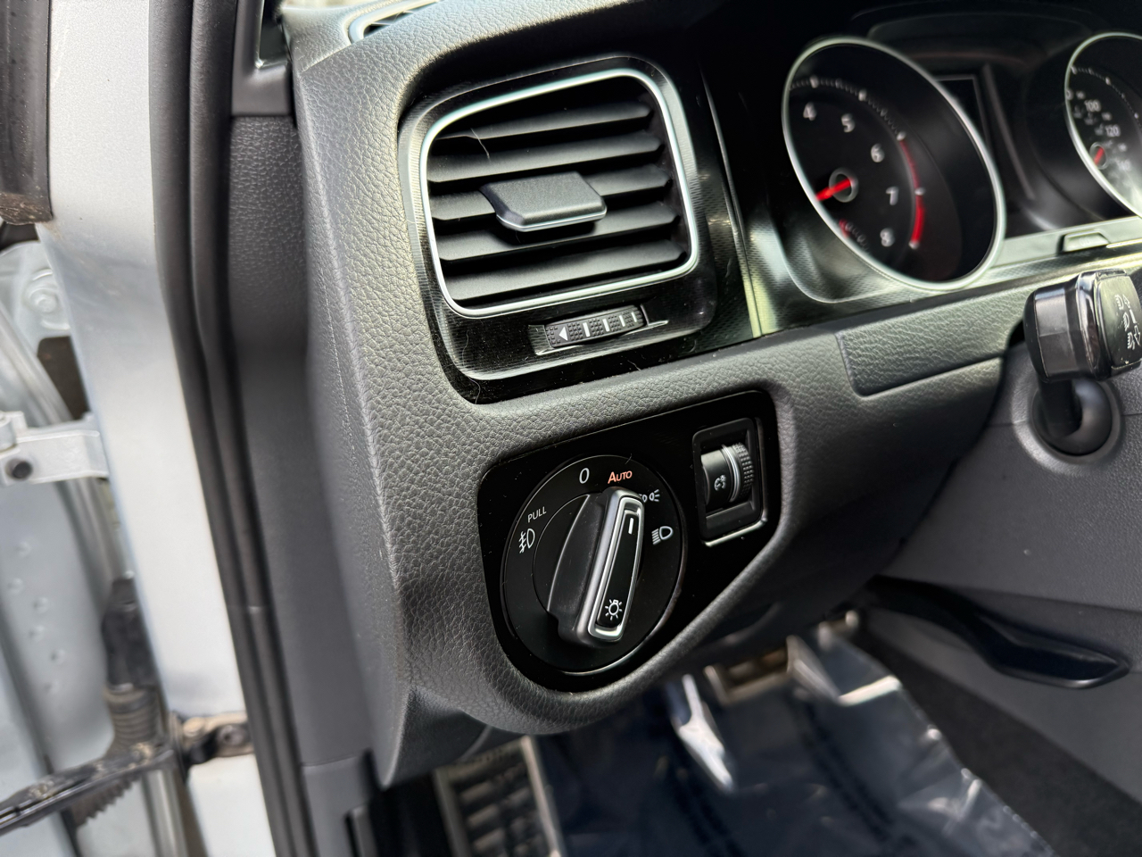 Volkswagen Golf GTI SE 6A 4-Door 2017