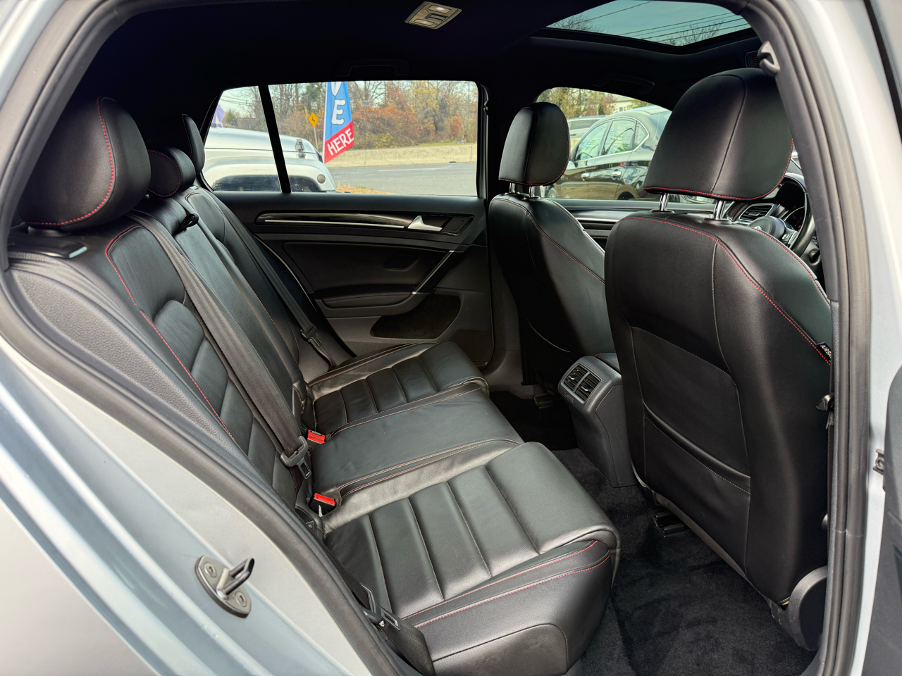 Volkswagen Golf GTI SE 6A 4-Door 2017