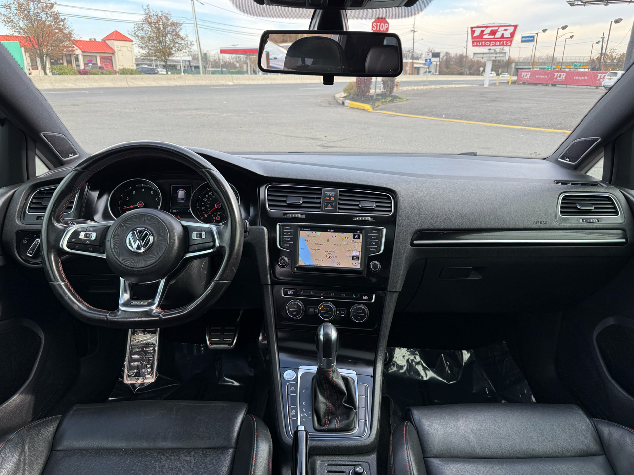 Volkswagen Golf GTI SE 6A 4-Door 2017