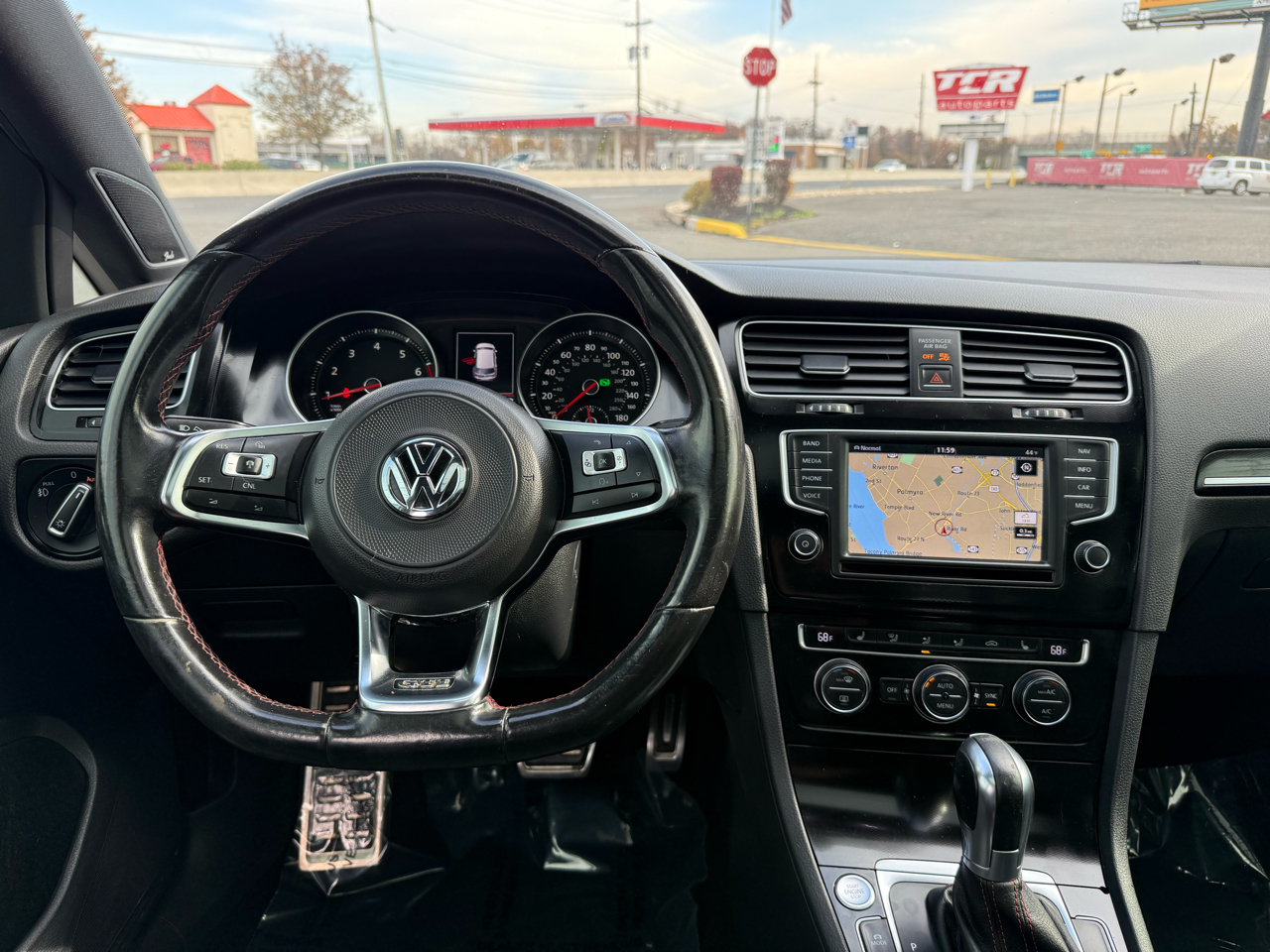 Volkswagen Golf GTI SE 6A 4-Door 2017