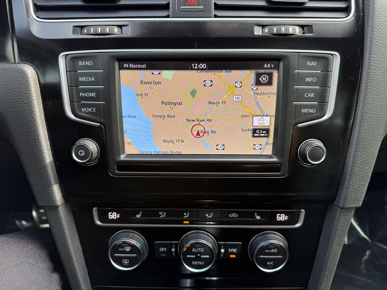 Volkswagen Golf GTI SE 6A 4-Door 2017