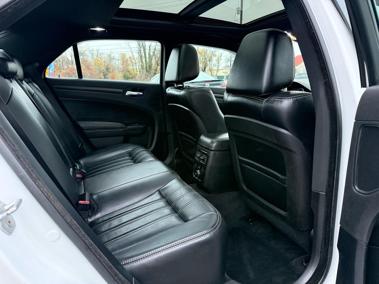 Chrysler 300 S V6 AWD 2013