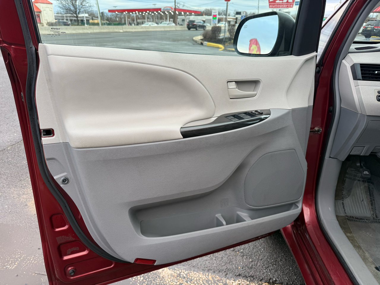 Toyota Sienna LE FWD 8-Passenger V6 2014