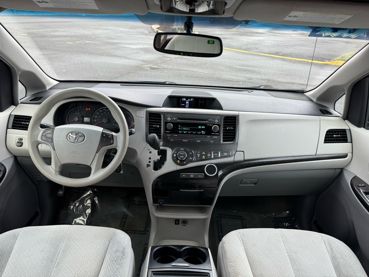 Toyota Sienna LE FWD 8-Passenger V6 2014