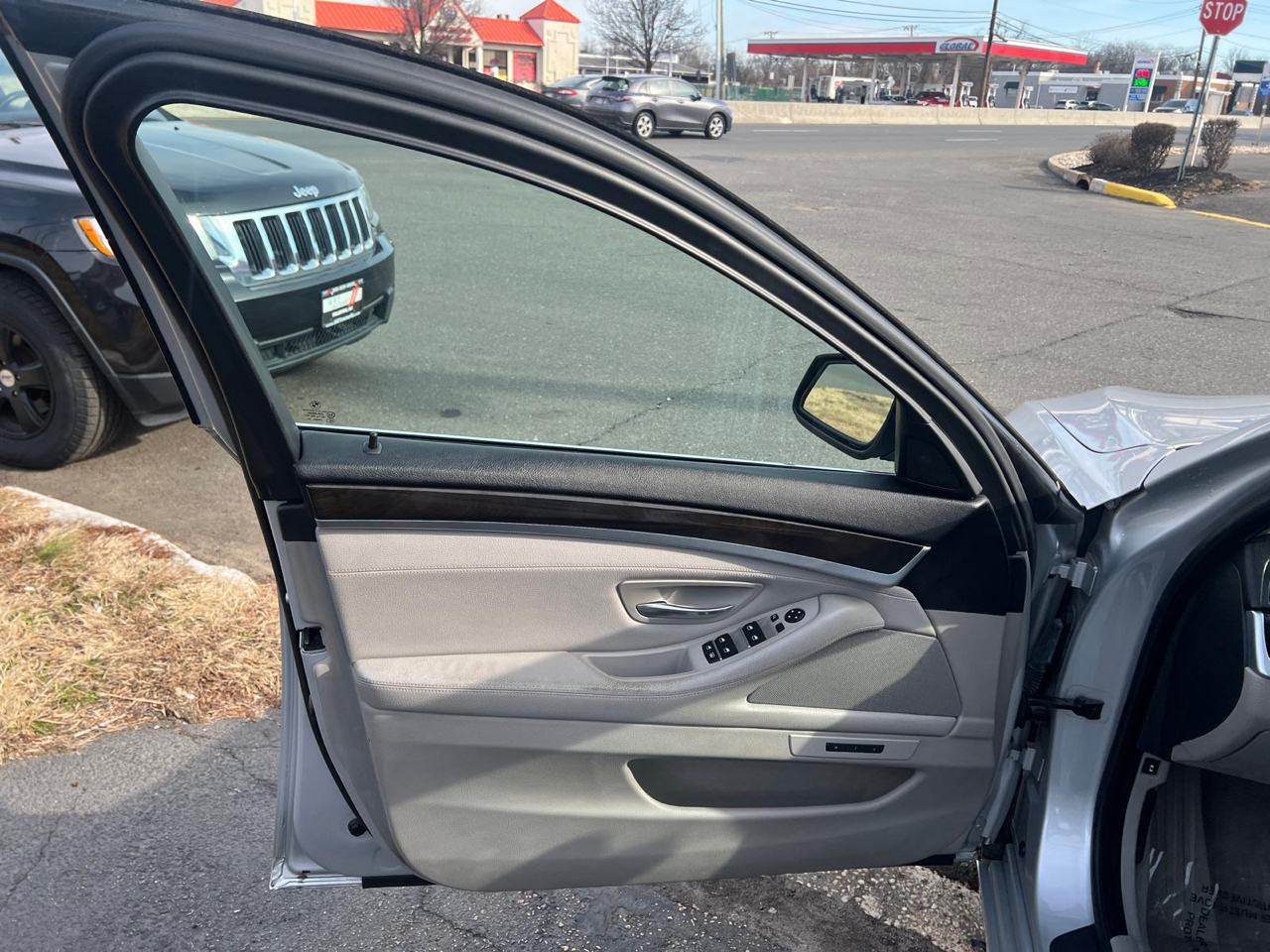 BMW 5-Series 535i 2011