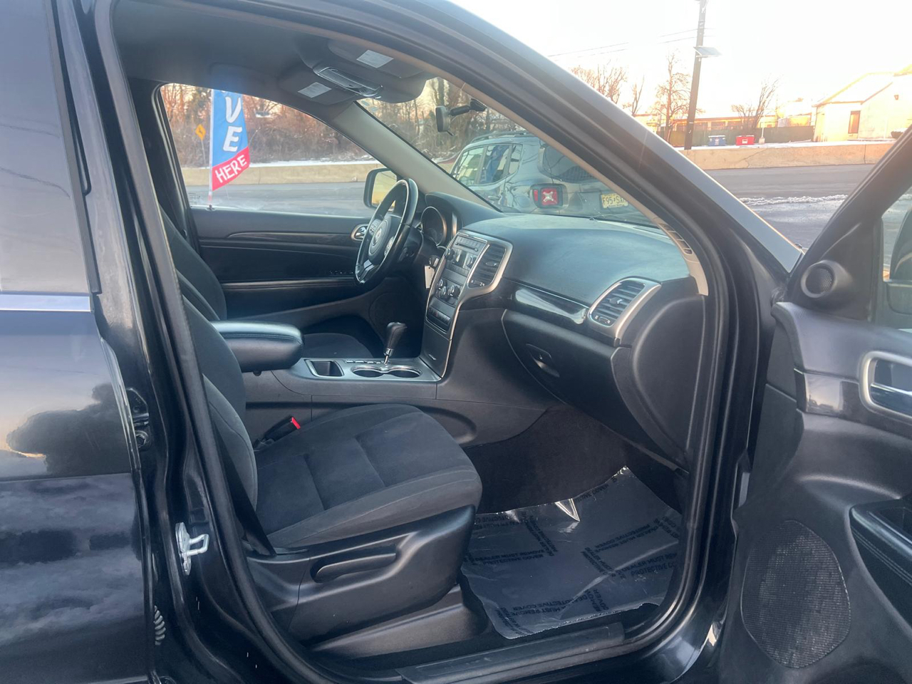 Jeep Grand Cherokee Laredo 4WD 2012