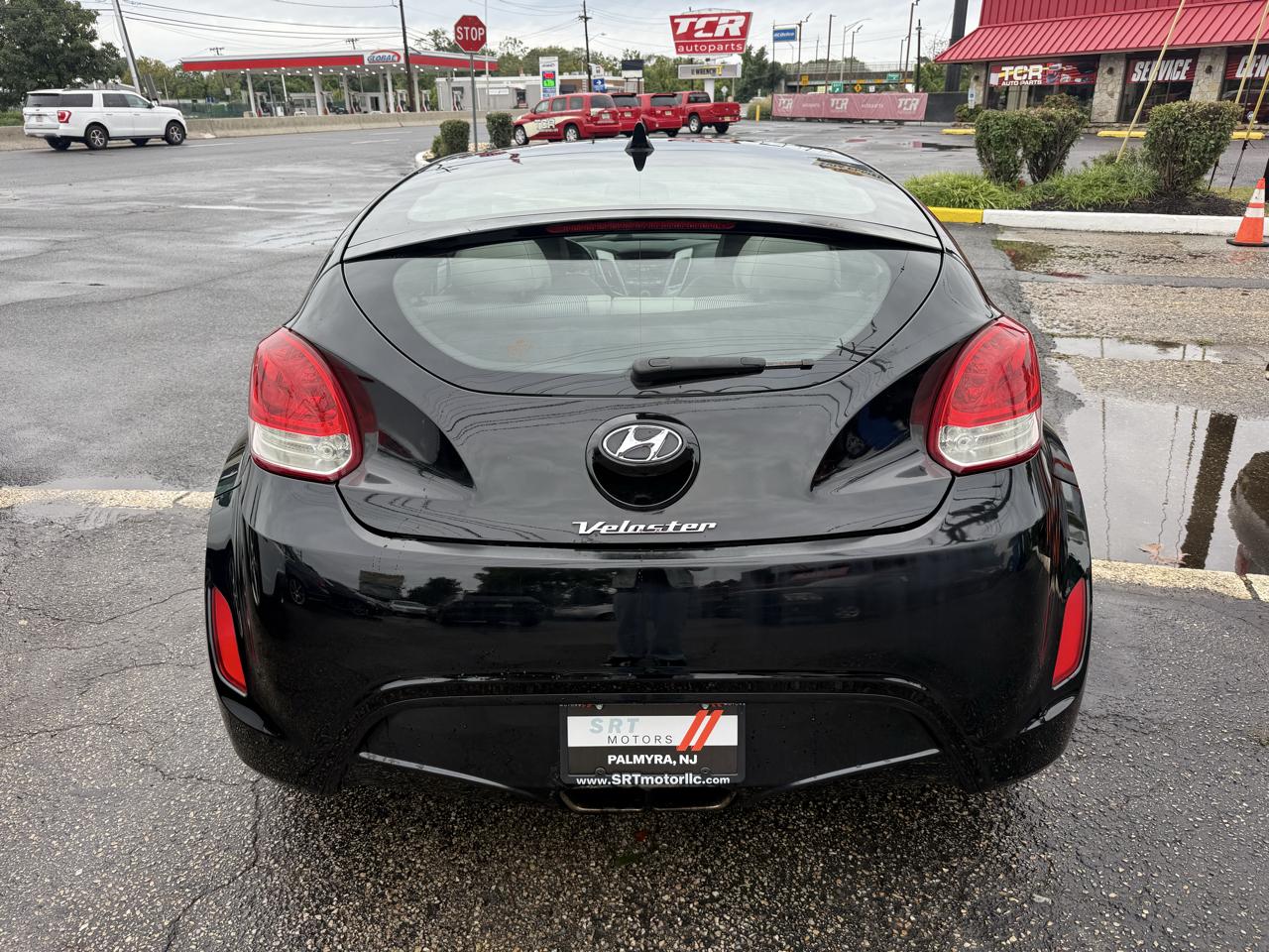 Hyundai Veloster Base 2013