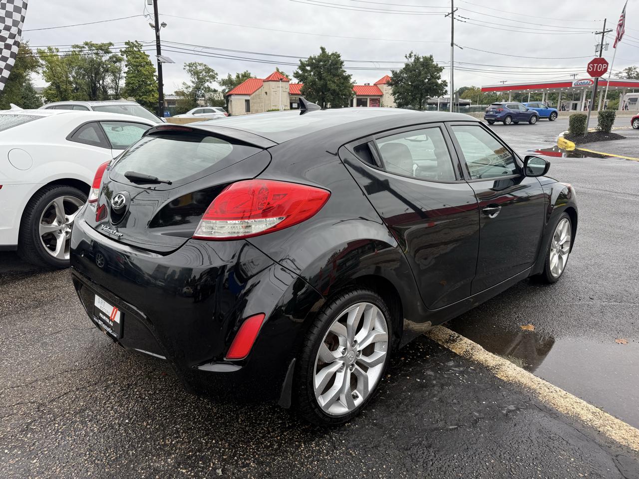 Hyundai Veloster Base 2013