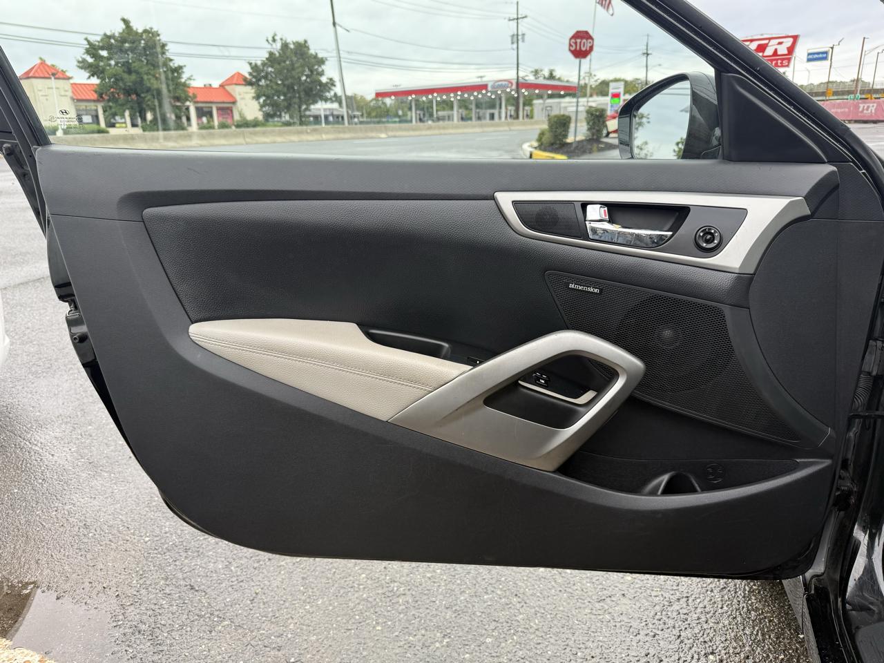 Hyundai Veloster Base 2013