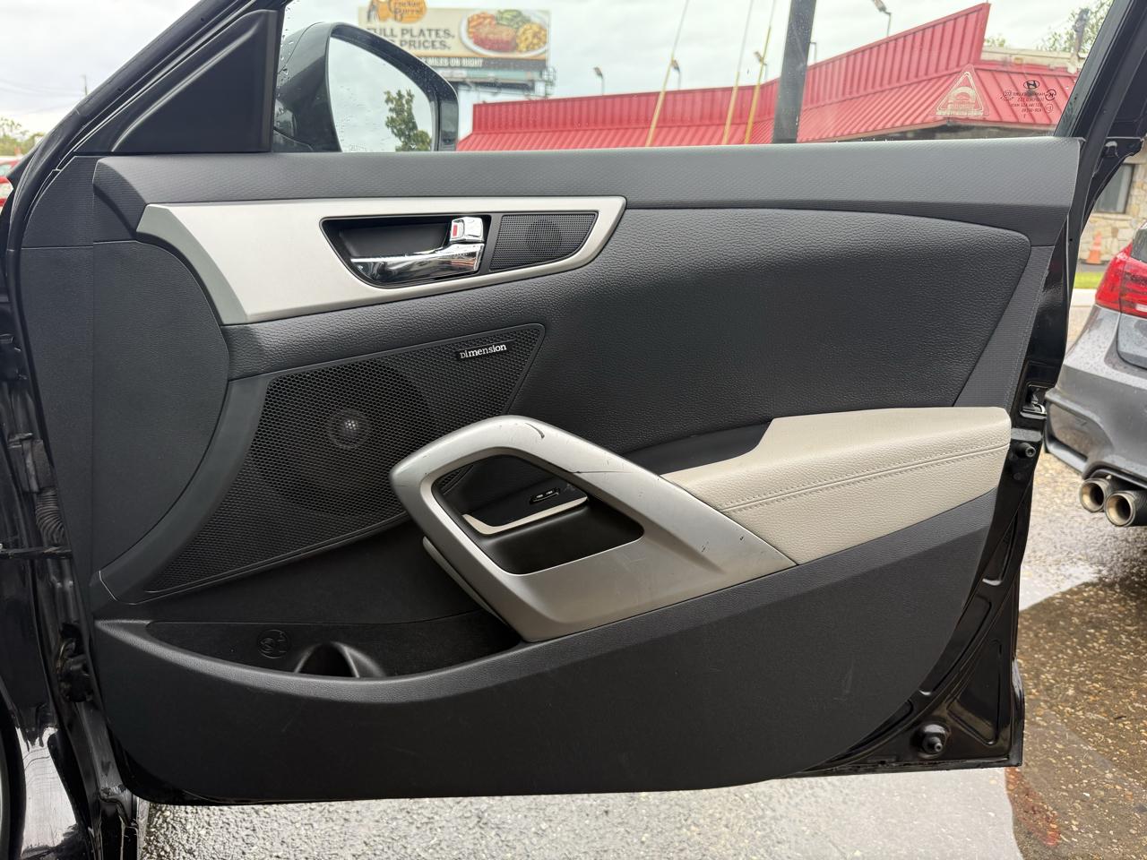 Hyundai Veloster Base 2013