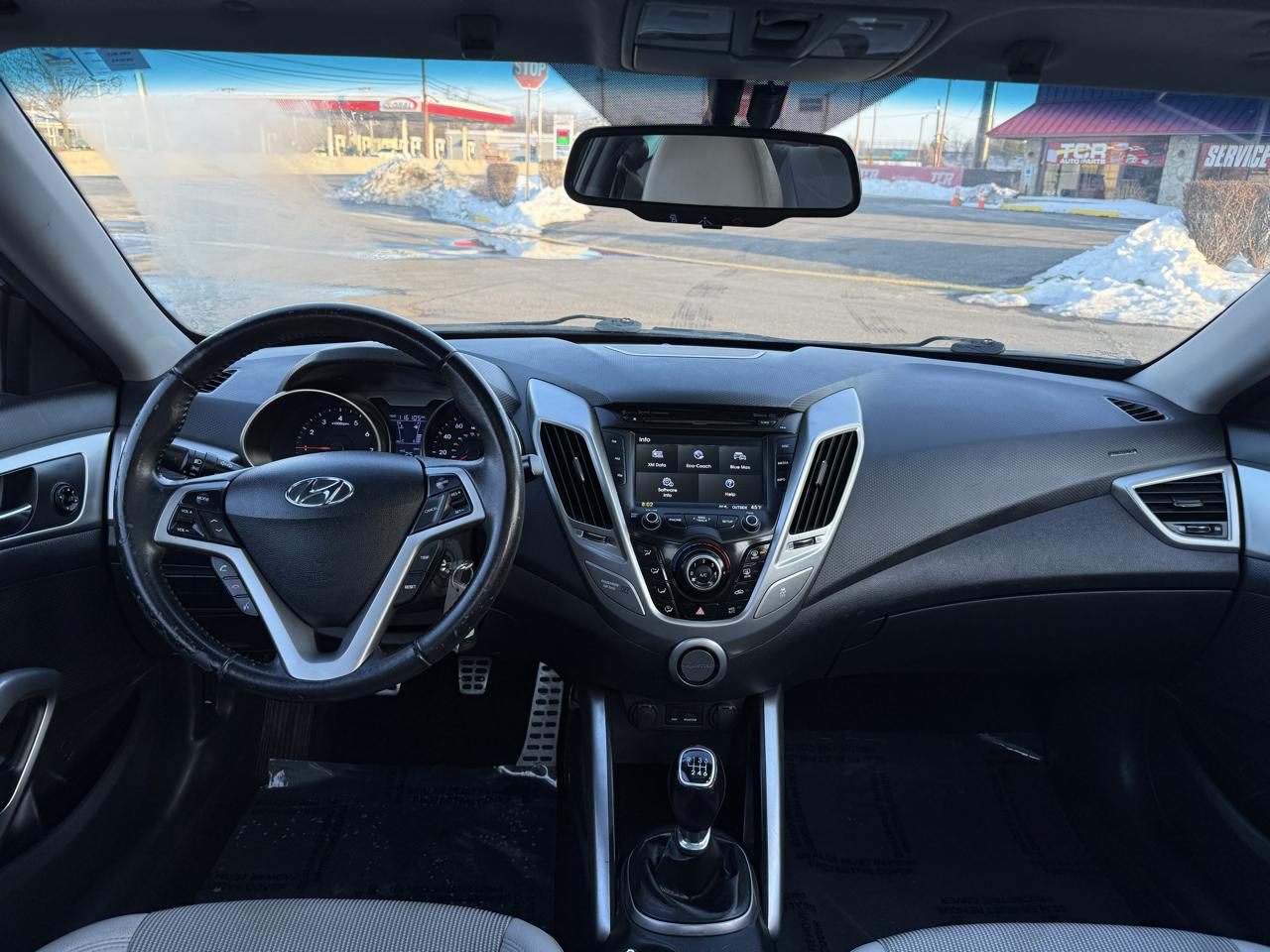 Hyundai Veloster Base 2013