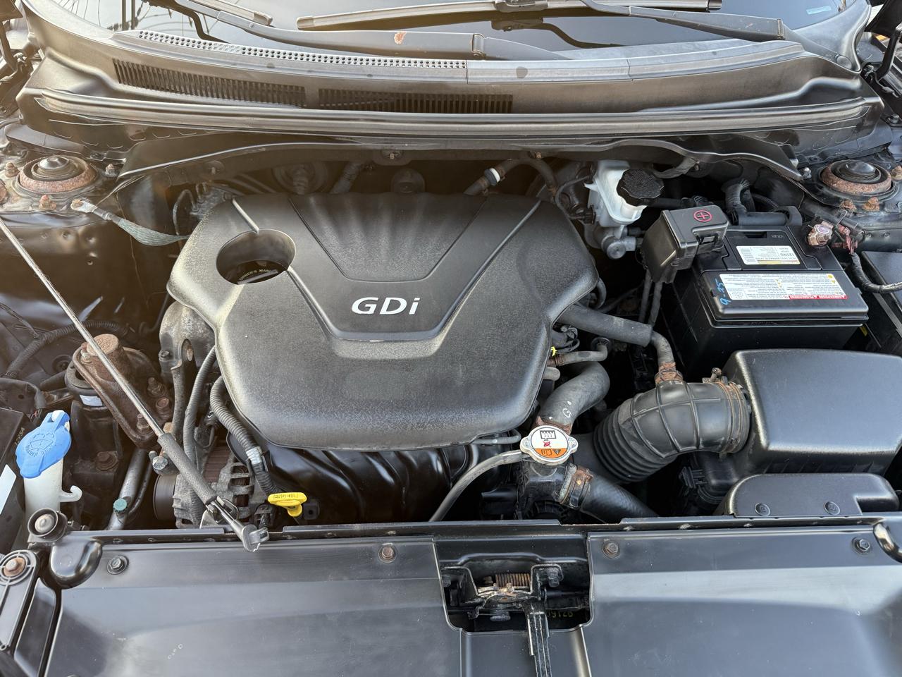 Hyundai Veloster Base 2013