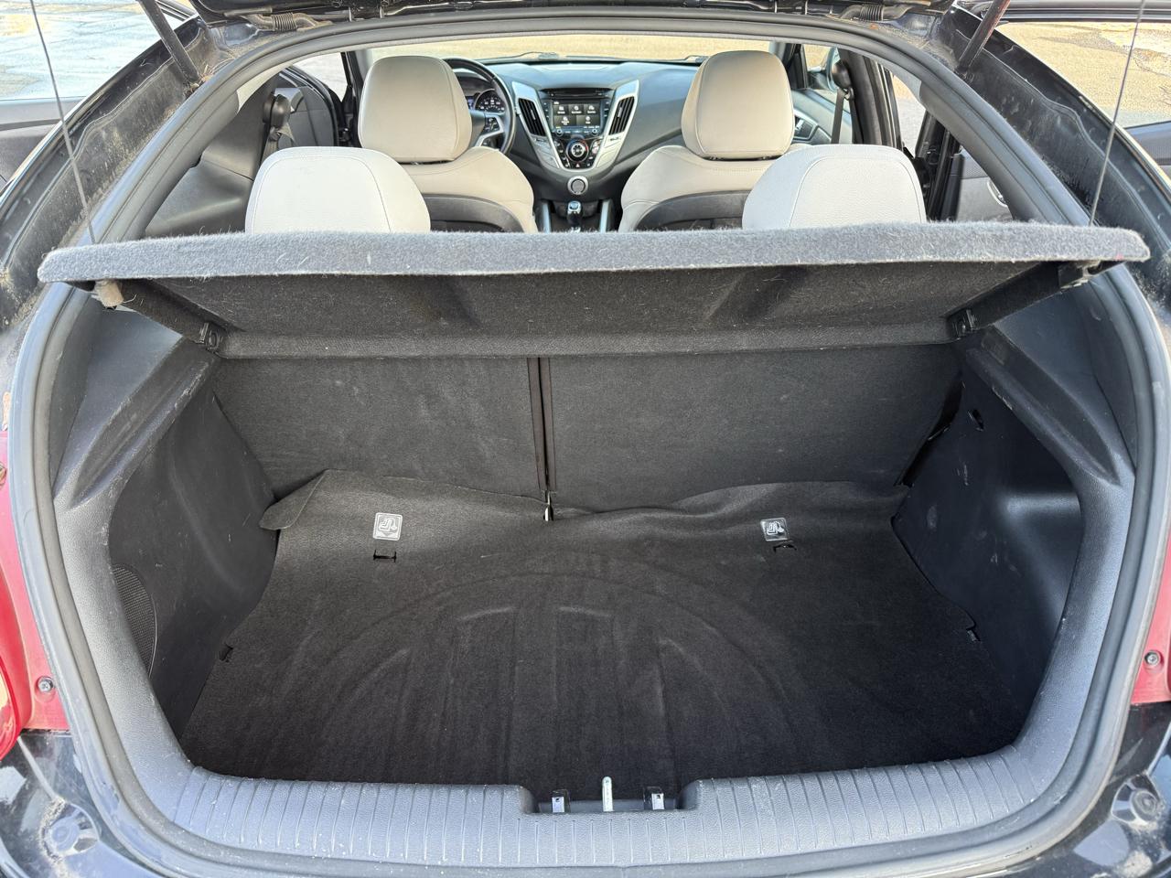 Hyundai Veloster Base 2013