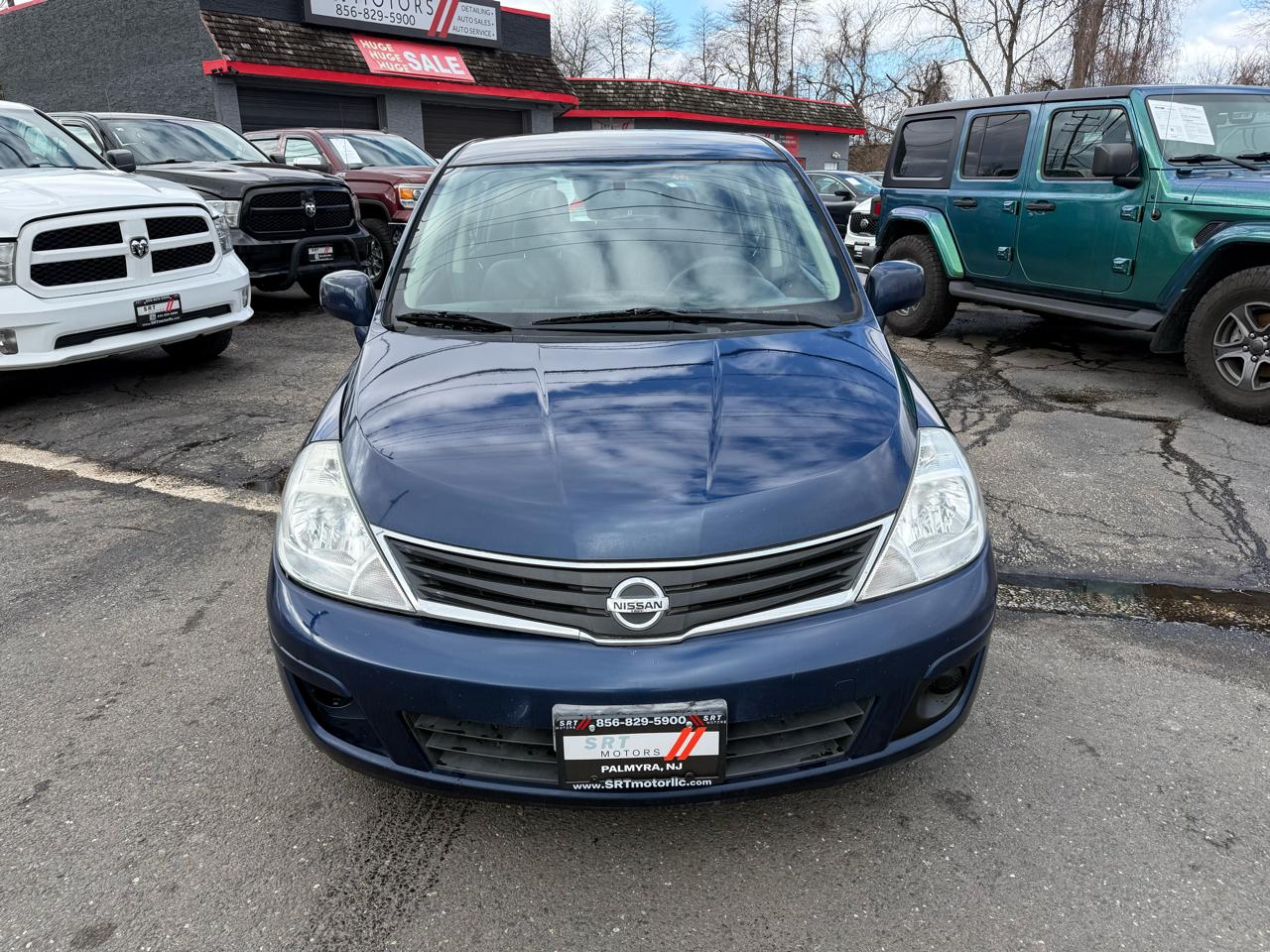 Nissan Versa 1.8 SL Hatchback 2012
