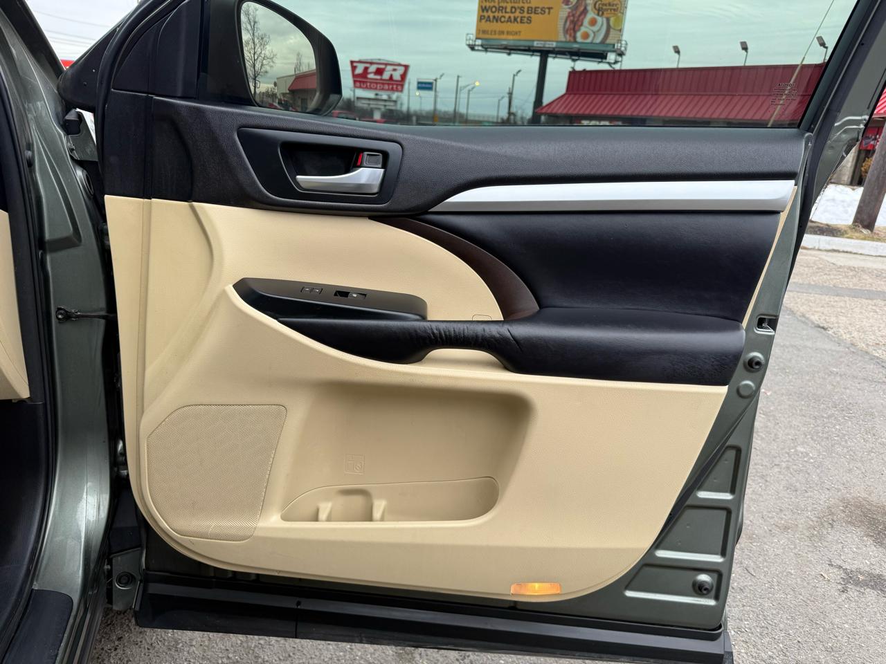 Toyota Highlander XLE AWD V6 2015