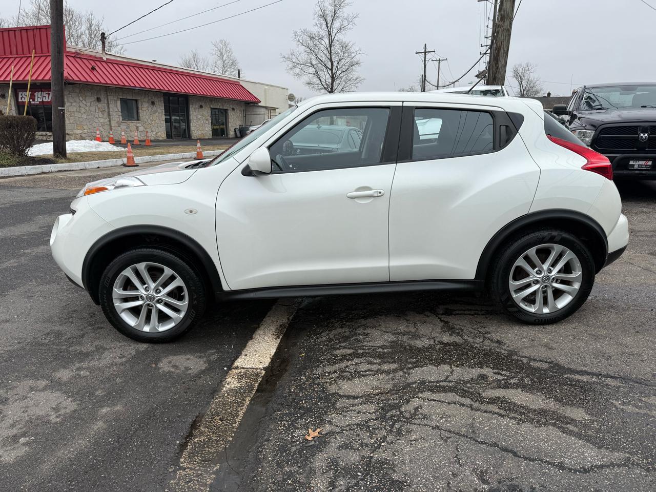 Nissan Juke AWD SV 2013