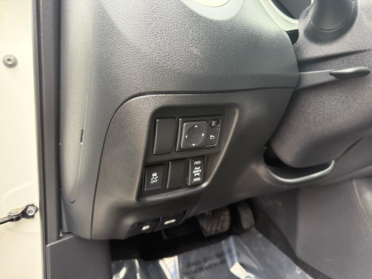 Nissan Juke AWD SV 2013