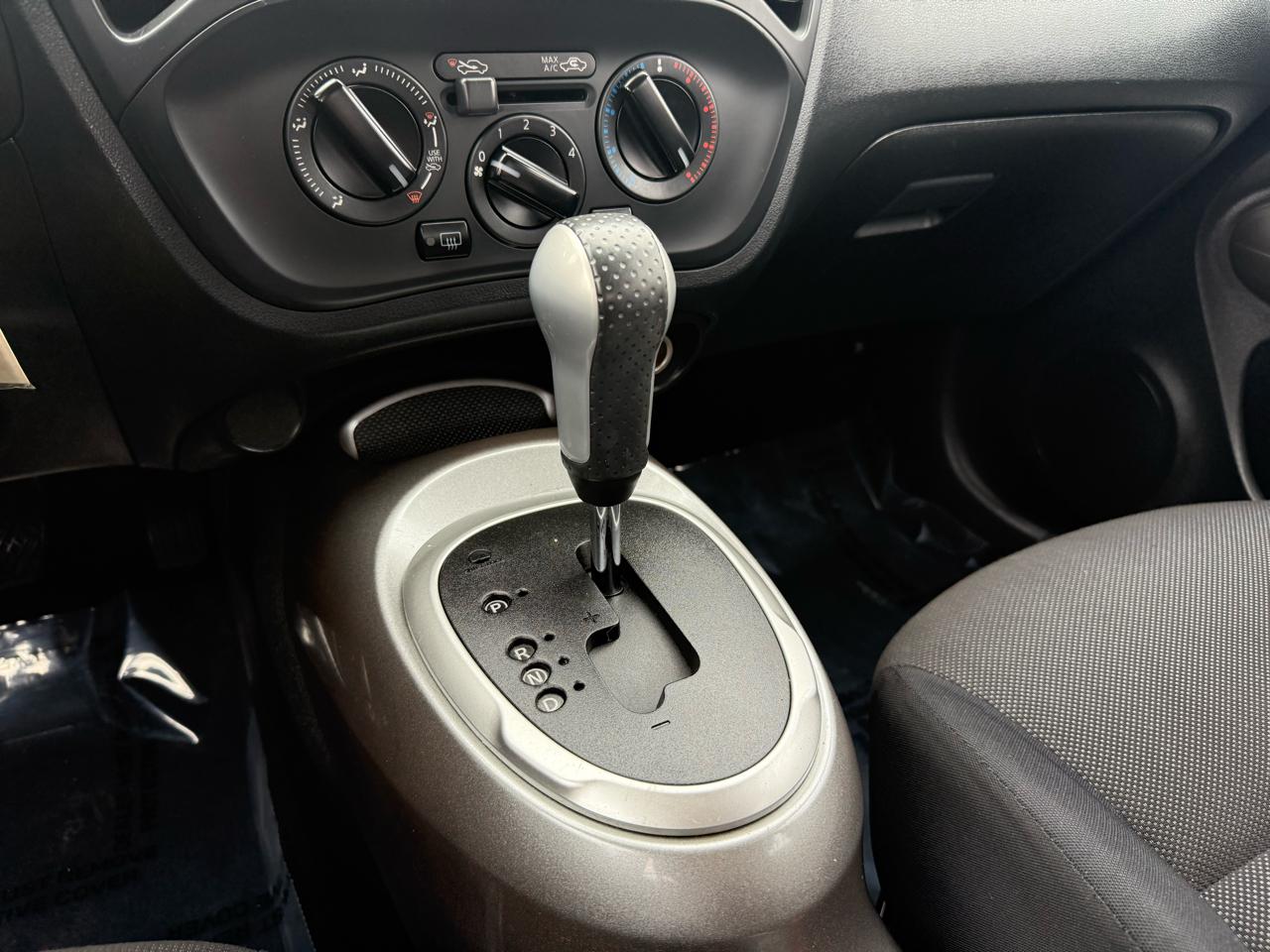 Nissan Juke AWD SV 2013