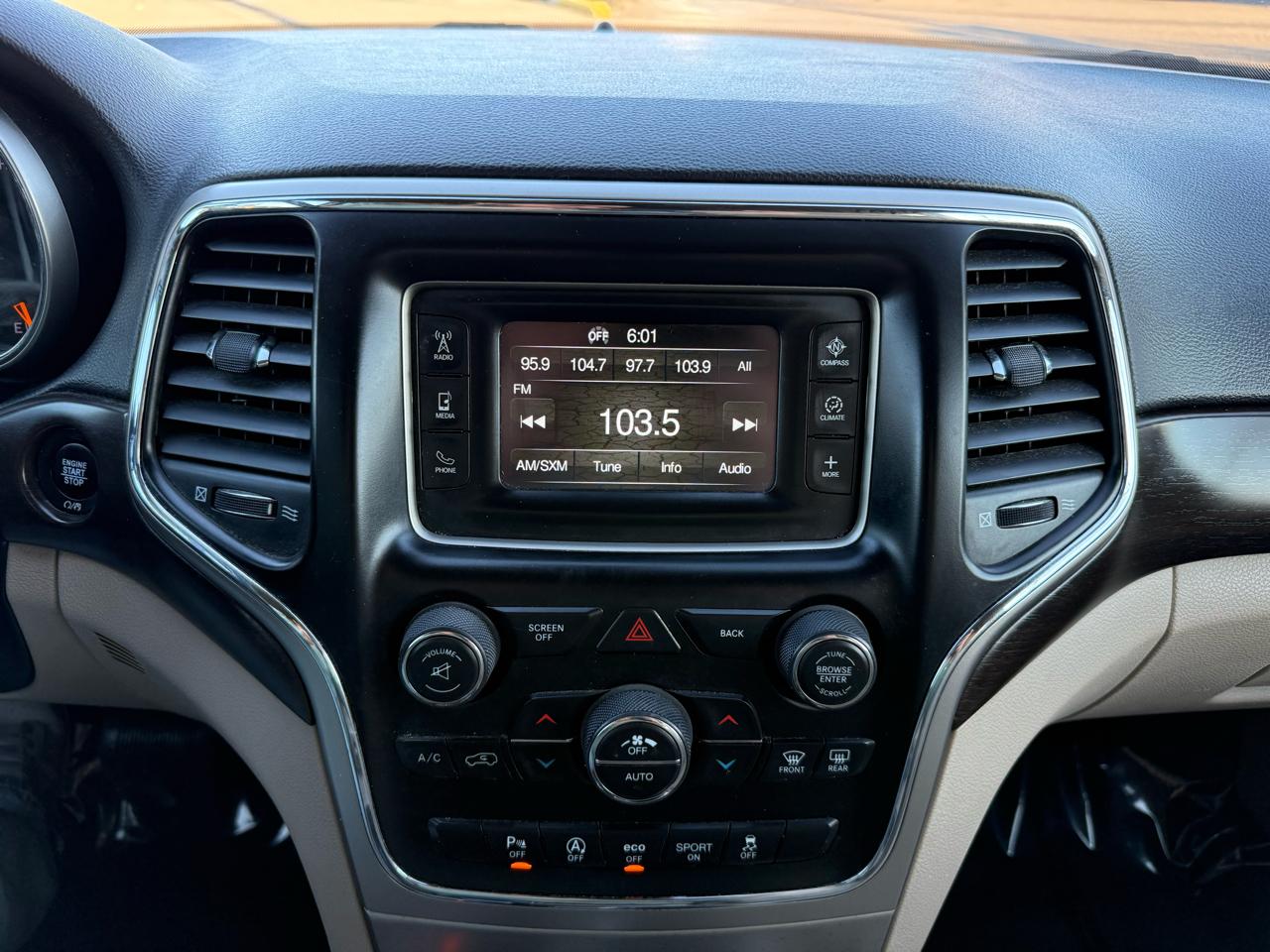 Jeep Grand Cherokee Laredo 4WD 2017