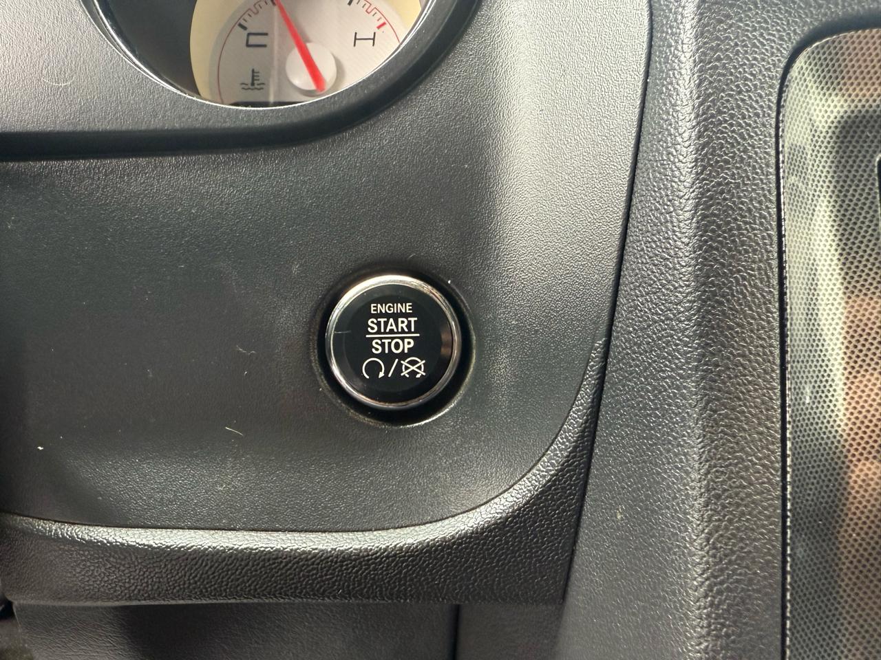 Dodge Challenger SXT 2013