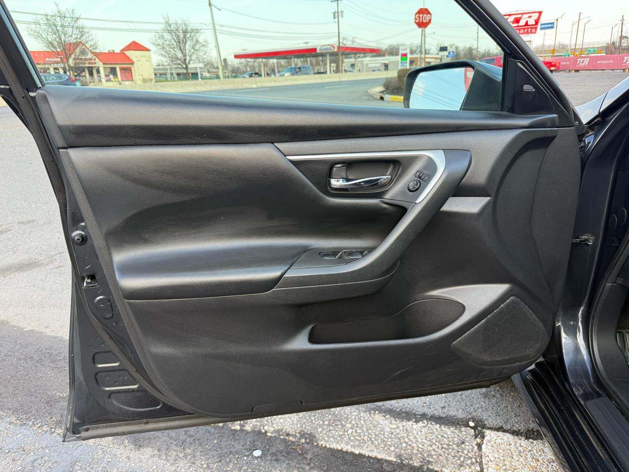 Nissan Altima 2.5 SV Sedan 2017