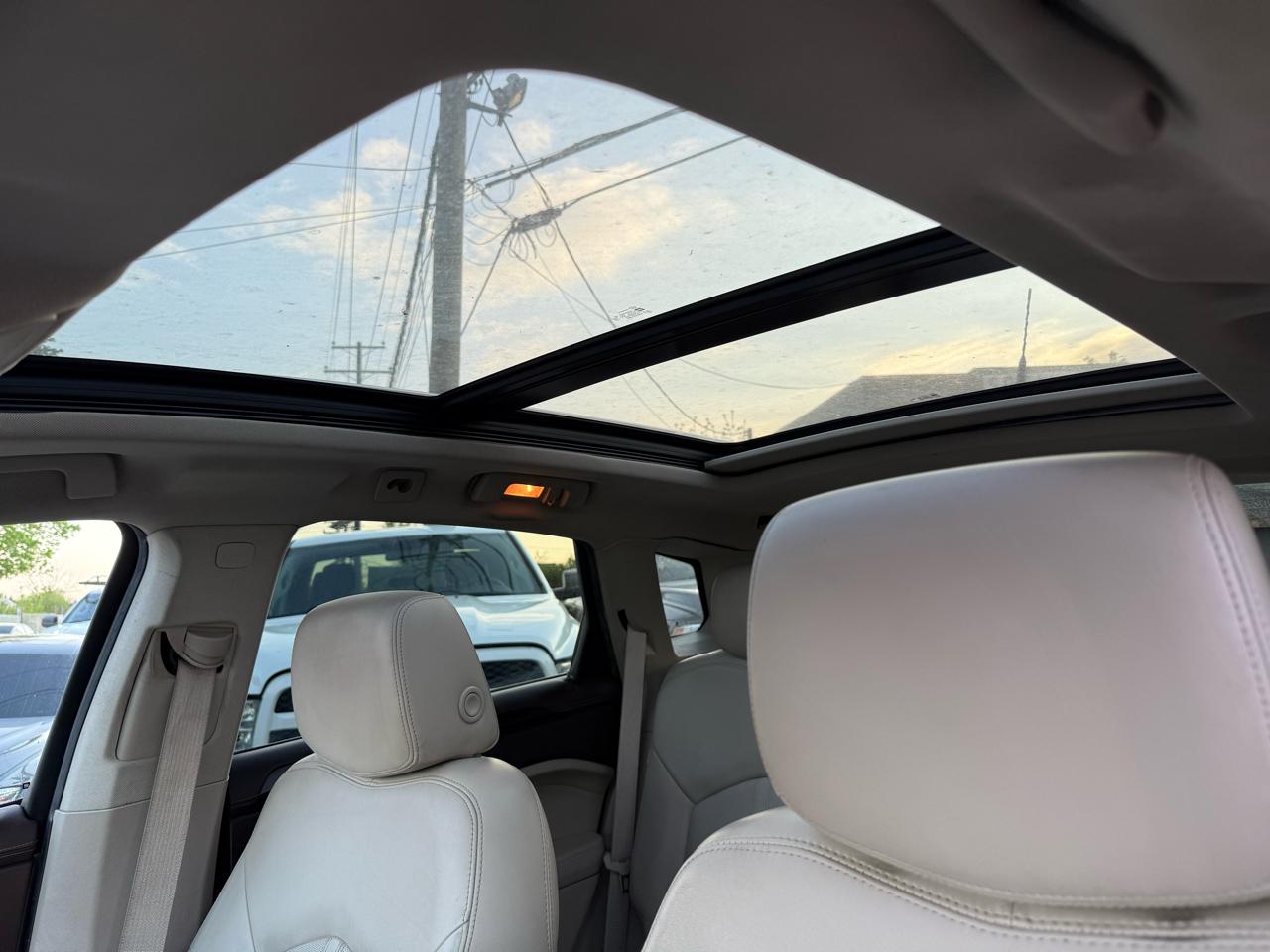 Cadillac SRX Luxury 2012