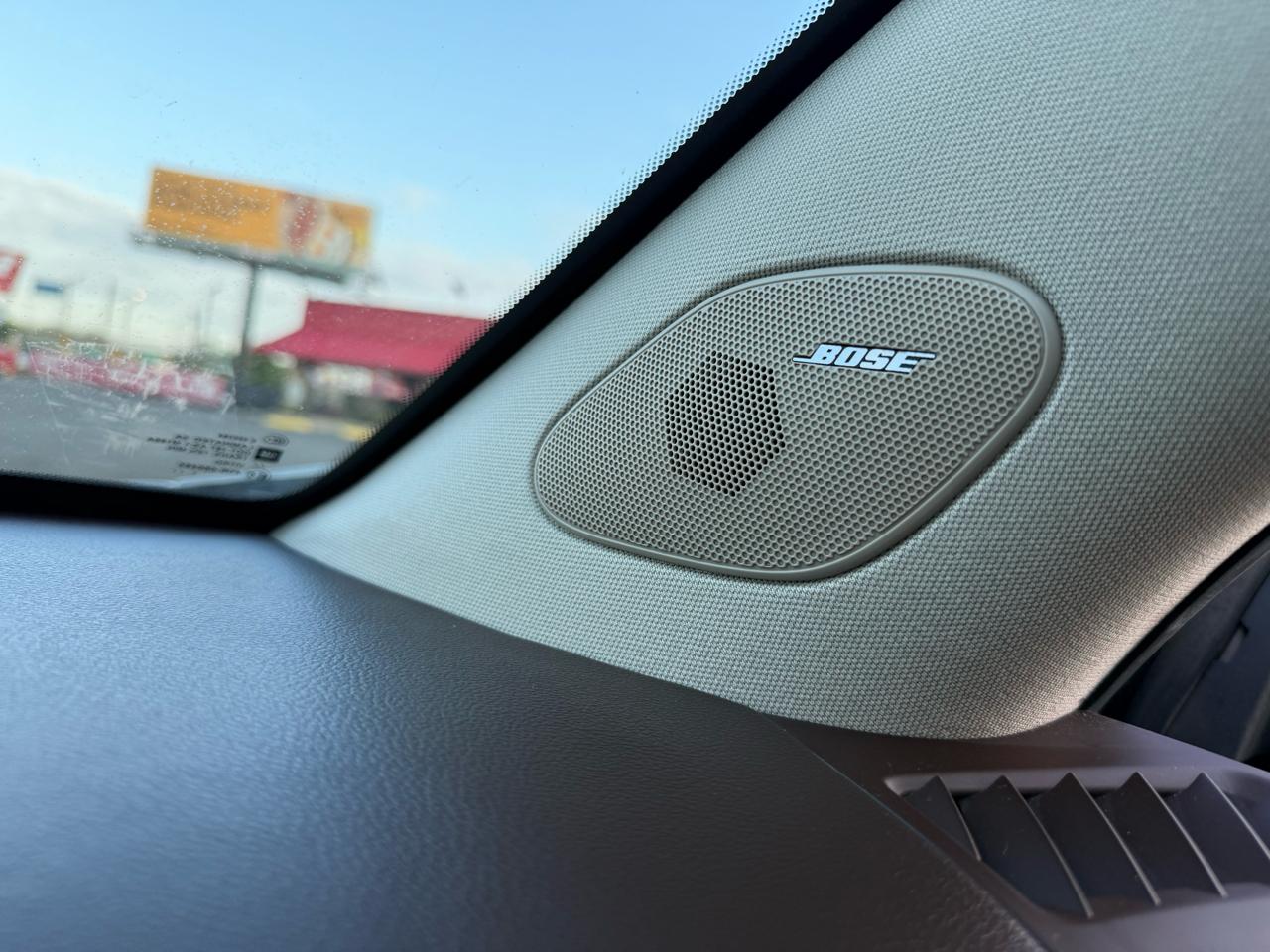 Cadillac SRX Luxury 2012