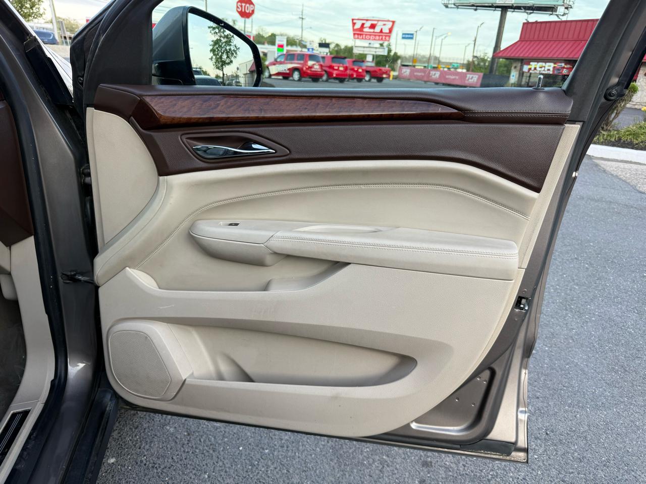 Cadillac SRX Luxury 2012