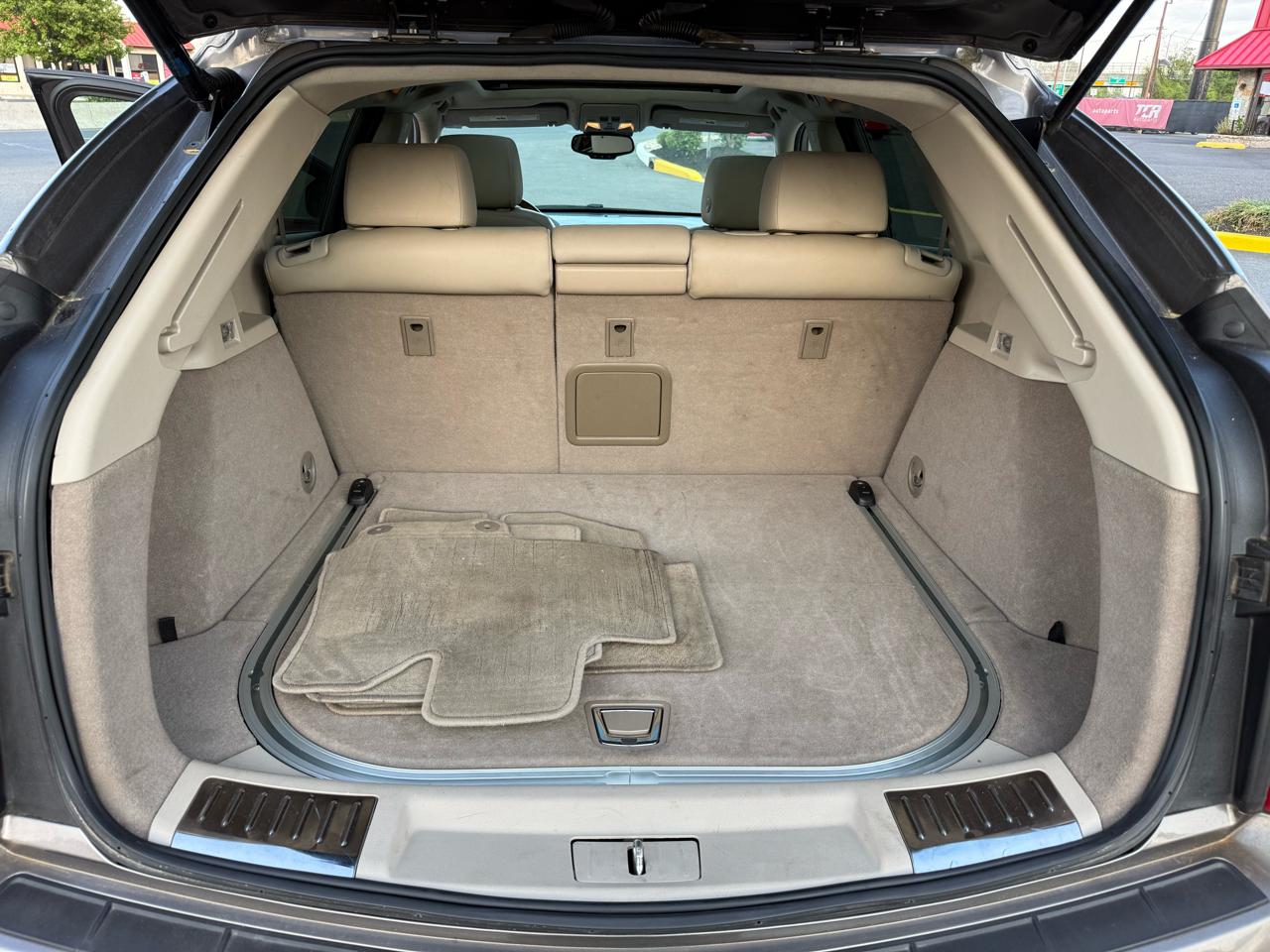 Cadillac SRX Luxury 2012