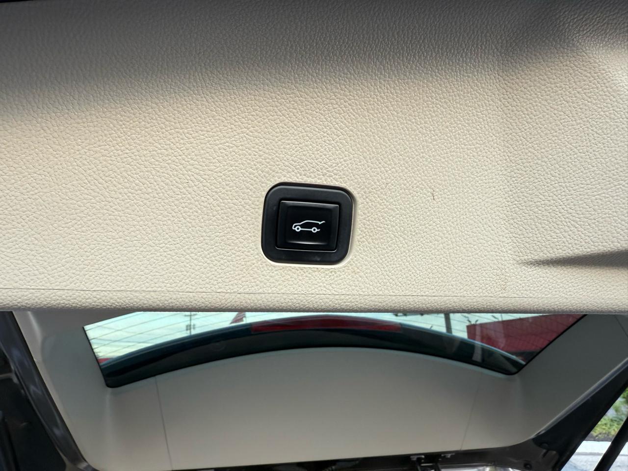 Cadillac SRX Luxury 2012