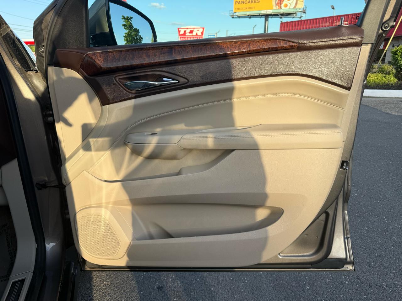 Cadillac SRX Luxury Collection AWD 2011