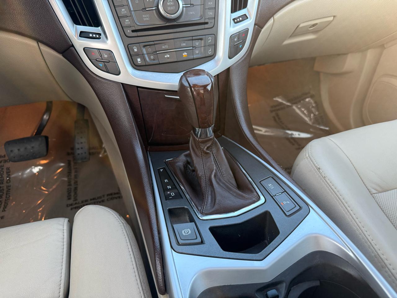 Cadillac SRX Luxury Collection AWD 2011
