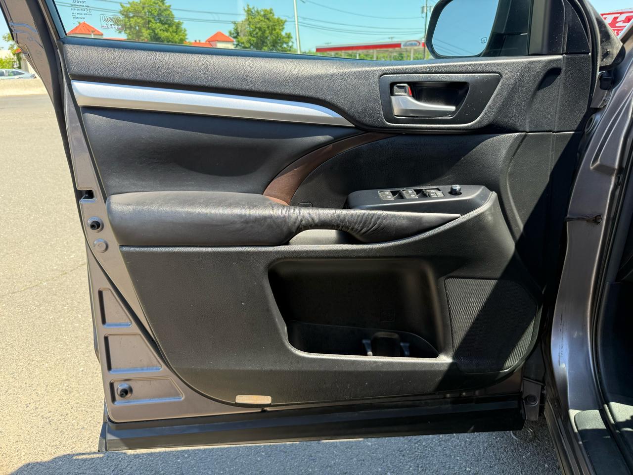 Toyota Highlander XLE AWD V6 2015