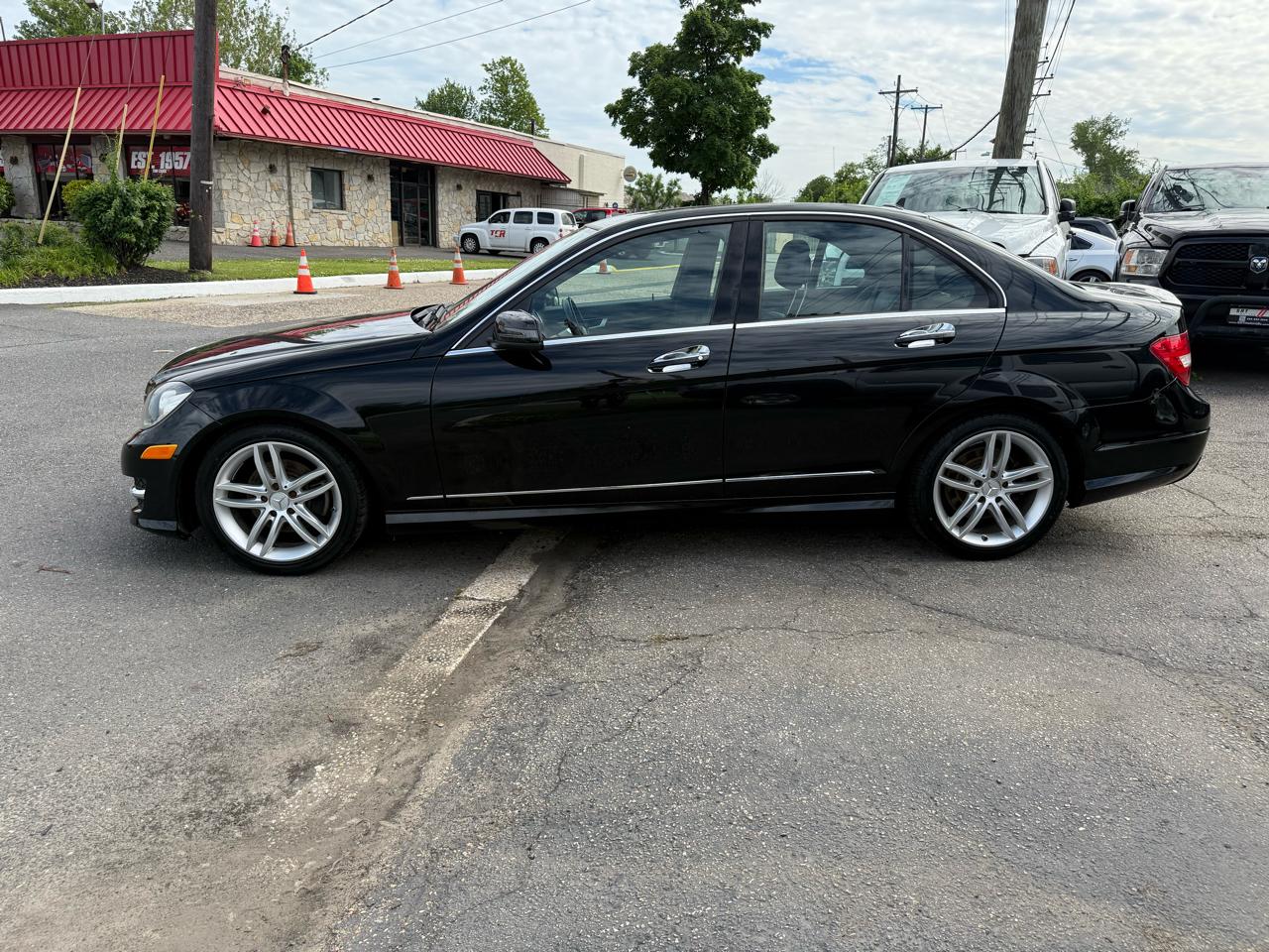 Mercedes-Benz C-Class C300 4MATIC Luxury Sedan 2012