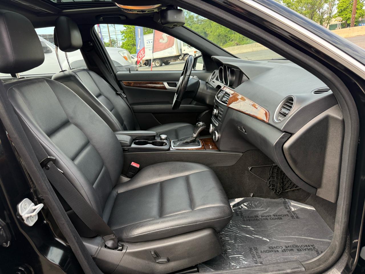 Mercedes-Benz C-Class C300 4MATIC Luxury Sedan 2012