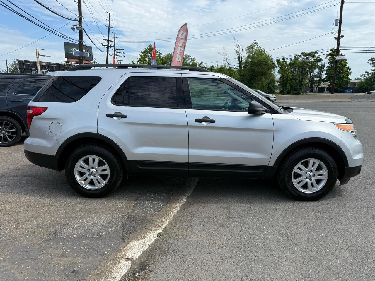 Ford Explorer Base 4WD 2013