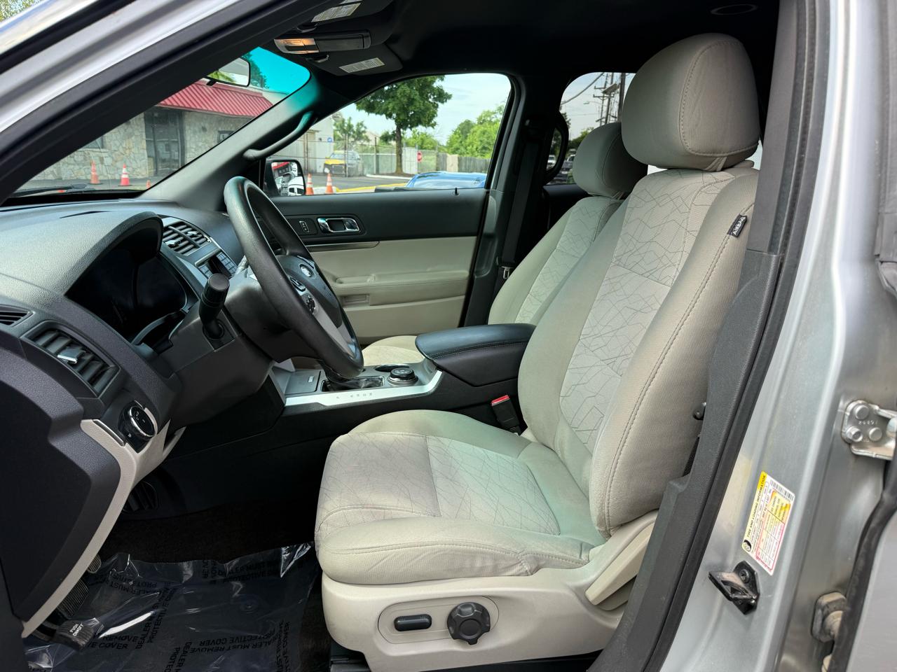 Ford Explorer Base 4WD 2013