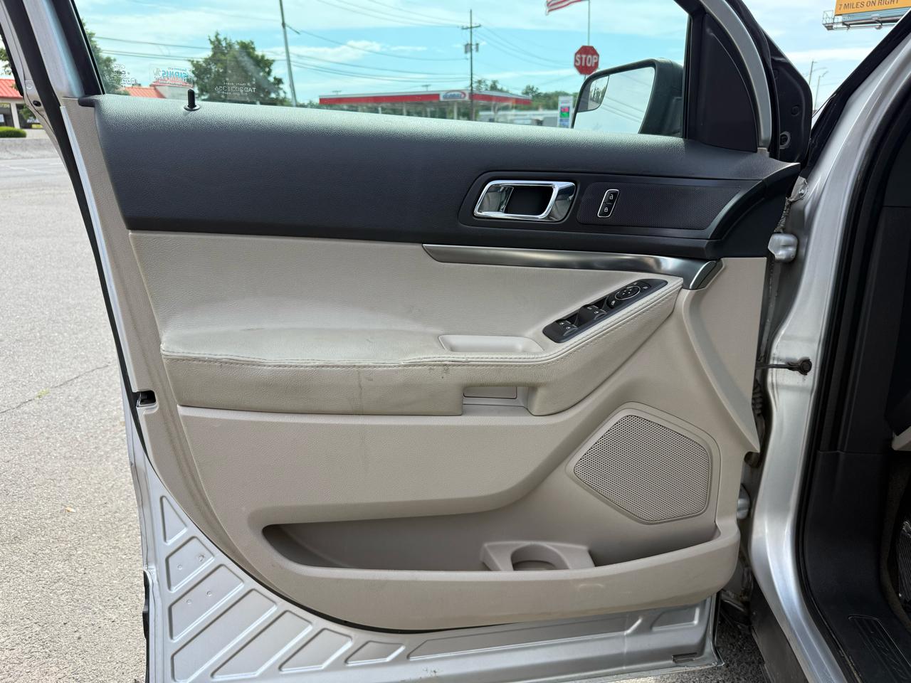 Ford Explorer Base 4WD 2013