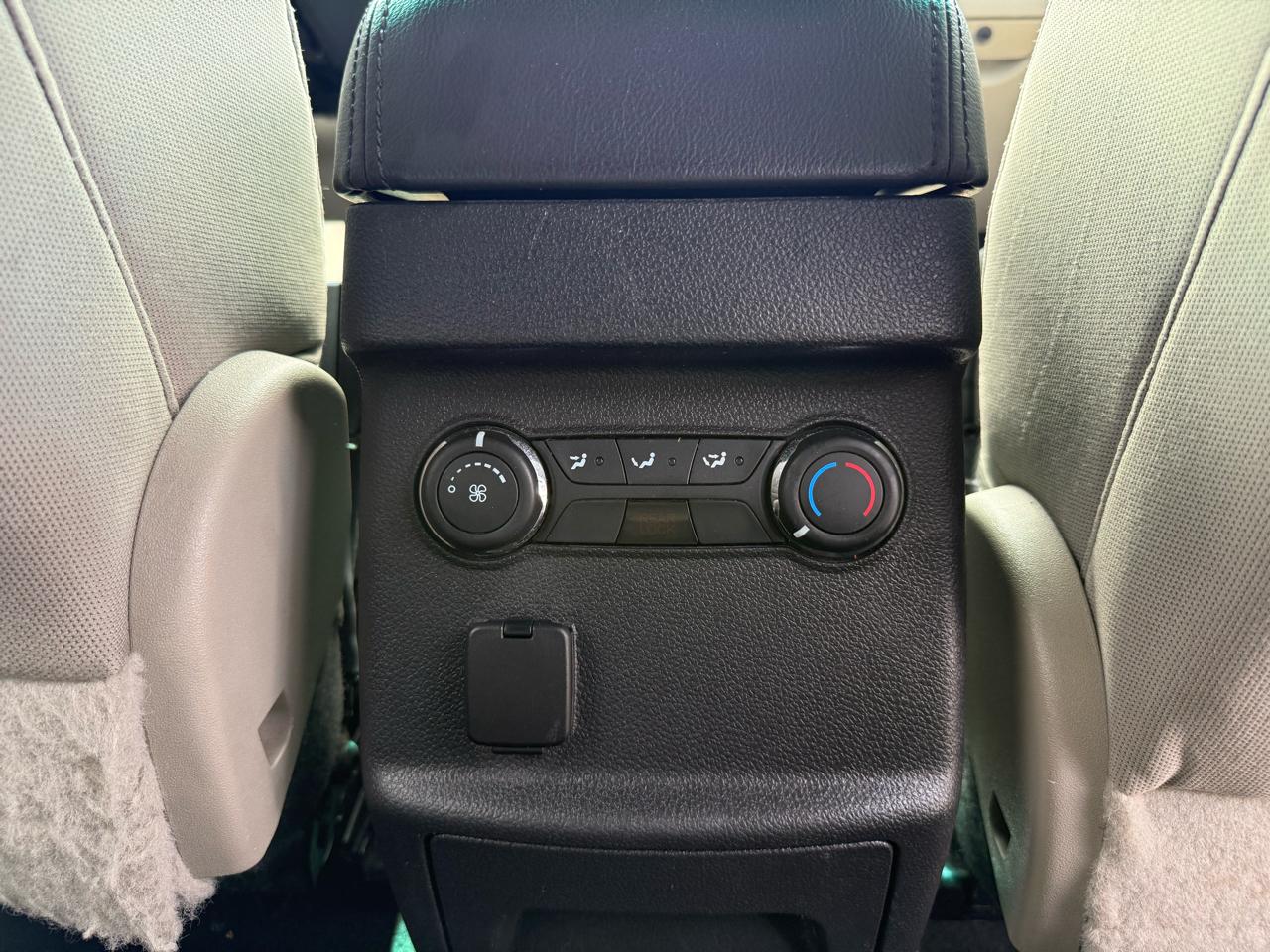 Ford Explorer Base 4WD 2013