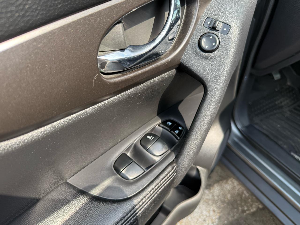 Nissan Rogue AWD SV 2014
