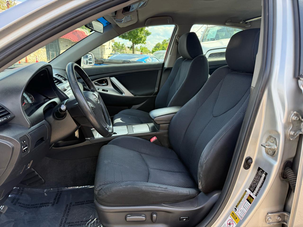 Toyota Camry 4dr Sdn SE Auto (Natl) 2011