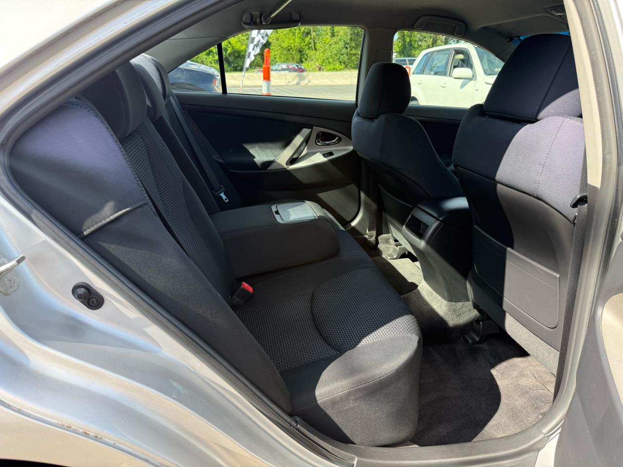 Toyota Camry 4dr Sdn SE Auto (Natl) 2011