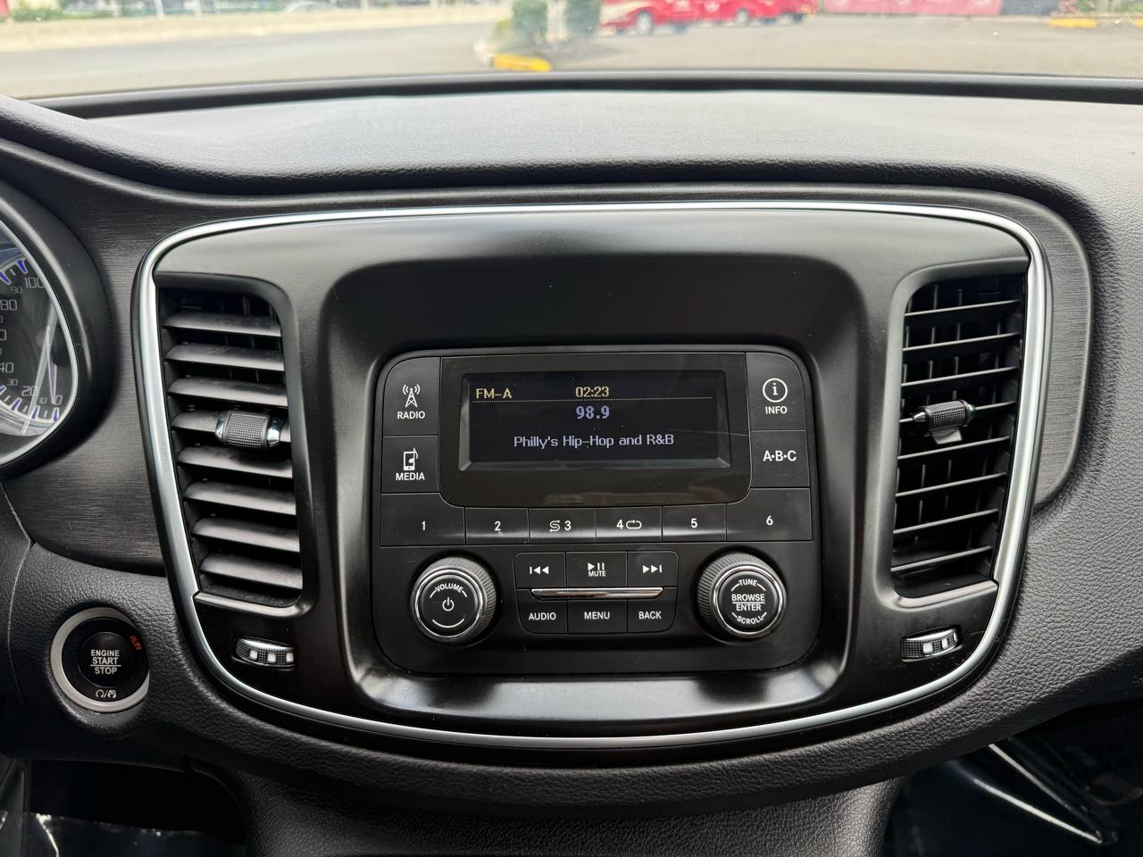 Chrysler 200 LX 2016